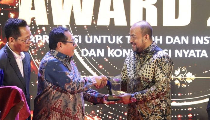 Dirut Bank Aceh Raih SMSI Aceh Award: Penggerak Ekonomi Daerah melalui UMKM dan Industri Kreatif
