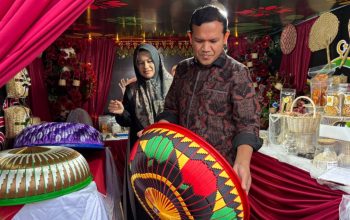 Wagub Aceh Kunjungi Hampir Semua Stand Expo UMKM Pidie, Belanja Produk Lokal
