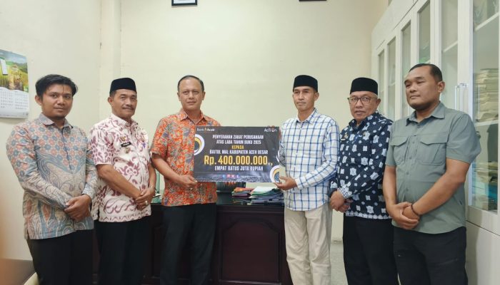 Baitul Mal Aceh Besar Terima Zakat Perusahaan PT Bank Aceh Syariah Rp400 Juta