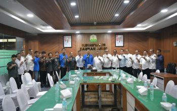 Terima Audiensi Senat Mahasiswa UIN Ar-Raniry, Plt Sekda Aceh Paparkan Progres Penanganan Pascabencana