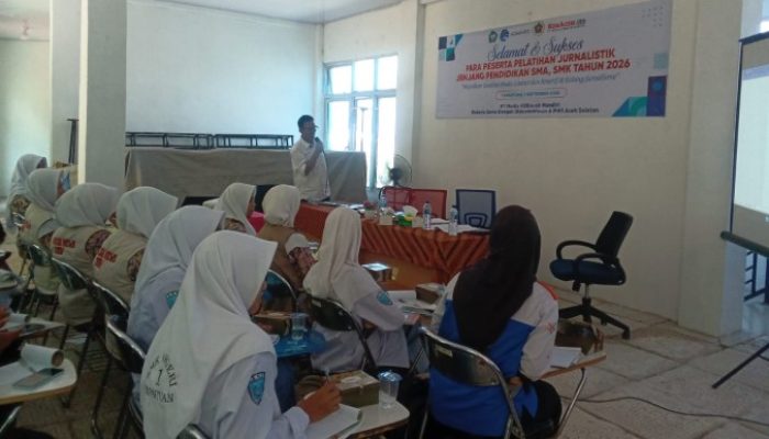 Ketua SMSI Aceh Selatan Bekali Siswa SLTA Tapaktuan Dasar-Dasar Jurnalistik