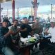 Dua Jam Tanpa Sekat : Silaturahmi dan Pesan Syech Muharram untuk SMSI Aceh Besar