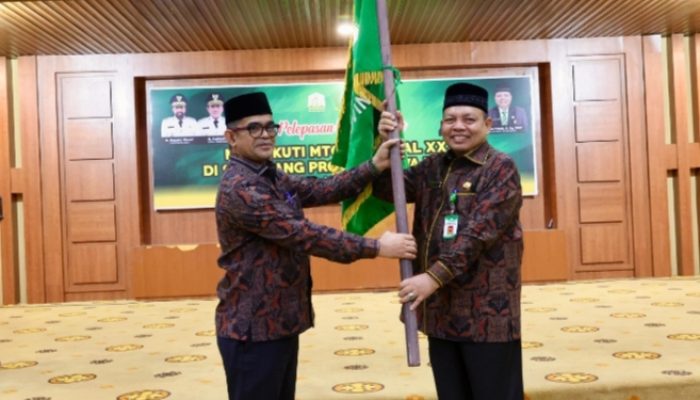Plt. Sekda Lepas Kafilah Aceh Mengikuti MTQ Tingkat Nasional ke-31