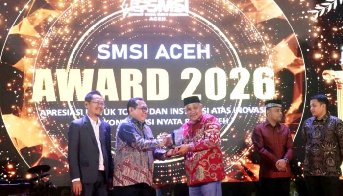 ‎Yahdi Hasan Raih Penghargaan Tokoh Inspiratif Pejuang Aspirasi Masyarakat Wilayah Tengah Aceh