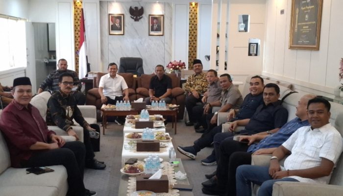 Wagub Aceh Dek Fadh dan Ketua DPRA Bahas Perubahan UUPA