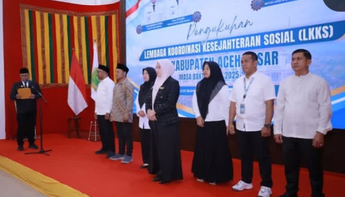 Syech Muharram Kukuhkan Pengurus LKKS Aceh Besar Masa Bakti 2025–2030
