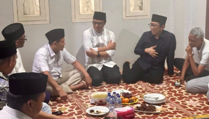 Wagub Aceh Dek Fadh Bertakziah ke Rumah Duka Sjamsul Kahar, Ayahanda Wamenkomdigi Nezar Patria