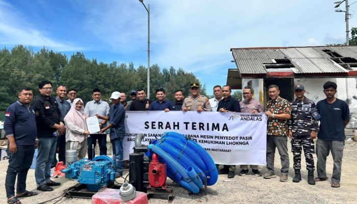 PT SBA Serahkan Mesin Penyedot Pasir untuk Nelayan Lhok Krueng Raba Lhoknga