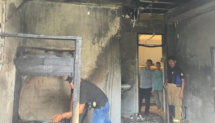 Kebakaran Asrama Putra Kampus Abulyatama, Bangunan Rusak Berat, Barang Mahasiswa Hangus