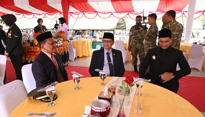 Wakili Bupati, Staf Ahli Makmun Hadiri Peringatan HUT ke-81 TNI di Blang Padang