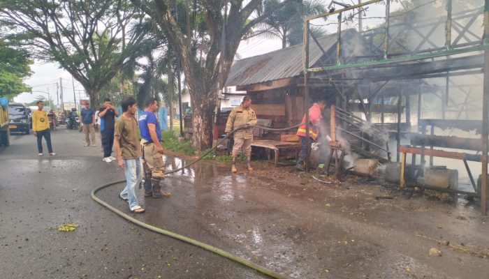 Kios Ayi Durian di Kuta Malaka Hangus Terbakar, Penyebab Masih Diselidiki
