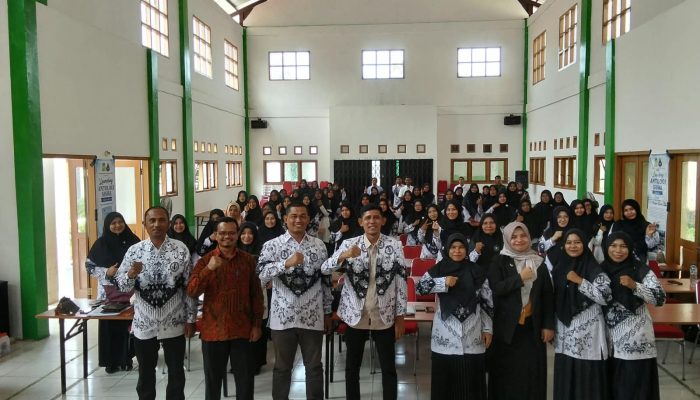 PGRI Aceh Besar Lantik Pengurus Asosiasi Guru Bahasa Asing dan Gelar Olimpiade