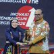 Safrizal ZA Raih Penghargaan Kepemimpinan Kolaboratif dalam Masa Kritis dari tvOne