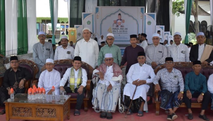 Dek Fadh Hadiri Haul ke-38 Abu Tanoh Mirah, Kenang Keteladanan Ulama Kharismatik Aceh