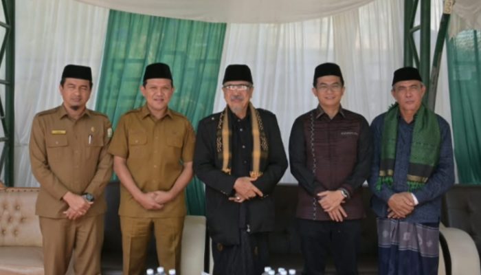 Dek Fadh Hadiri Peringatan Maulid di Dayah Terpadu Inshafuddin