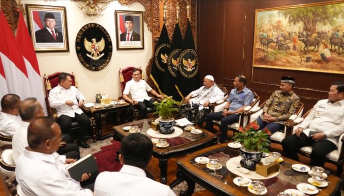 Dek Fadh Bersama Abu Paya Pasie dan Ketua DPRA, Temui Menko Polkam, Perkuat Sinergi untuk Aceh