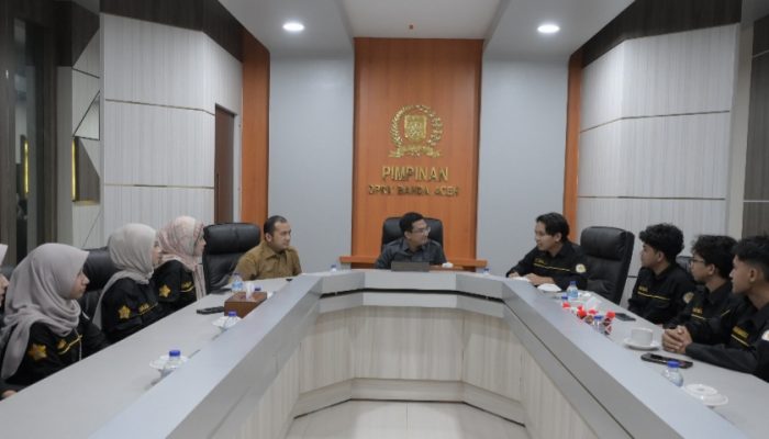 Terima Audiensi Mahasiswa USK, Ketua DPRK Banda Aceh Ajak Kajian Dampak Dana Otsus terhadap Ekonomi Aceh